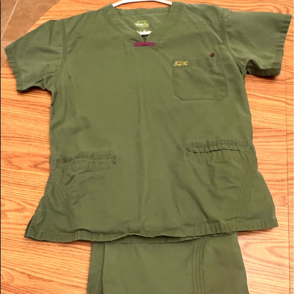 IguanaMed, XS Top, XSP Petite Pant, Olive Green